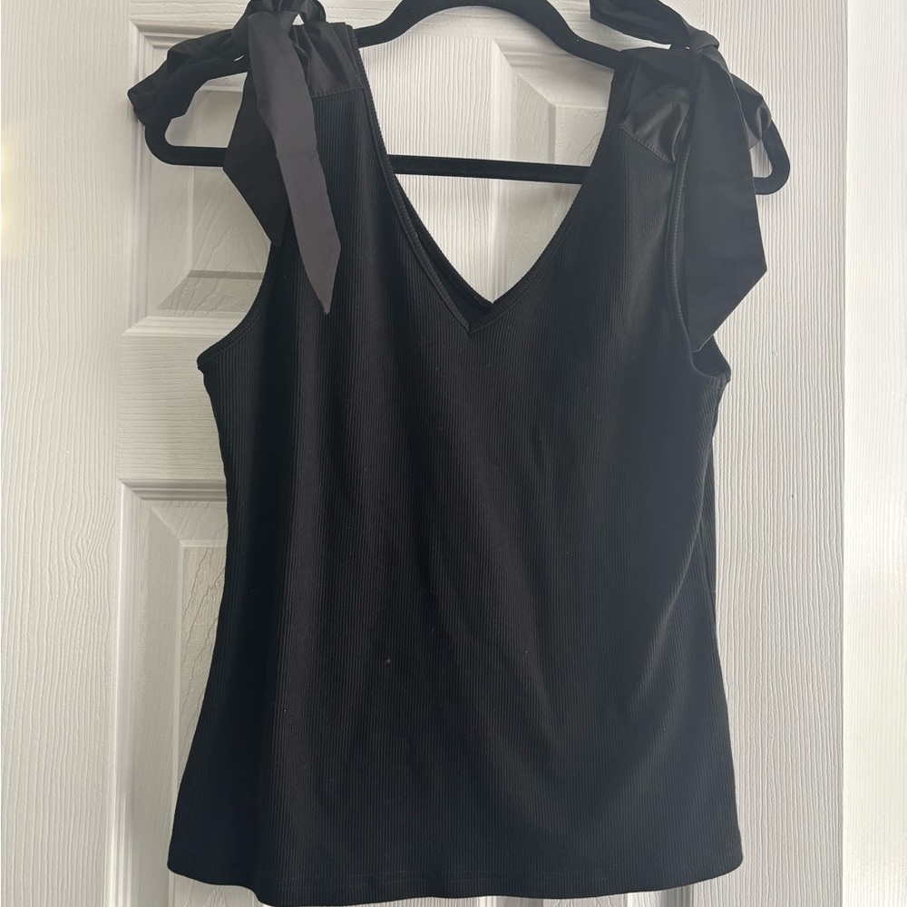 Chic Black V-Neck Tank Top with Bow Straps